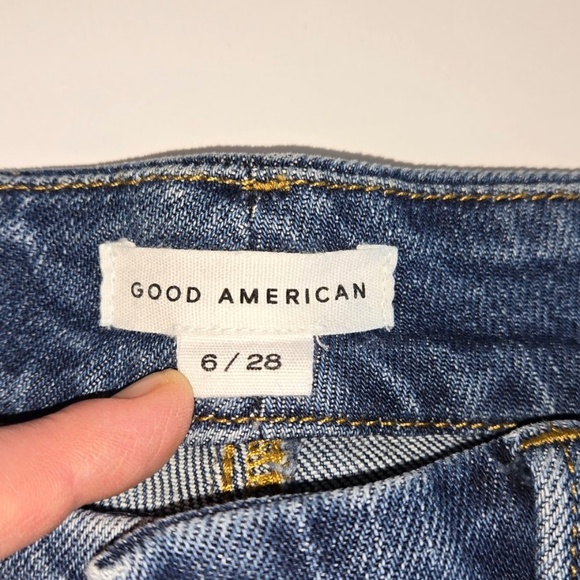 Good American Jeans GPST802T 1331 | Straight Leg | Used, Excellent Condition - Picture 4 of 9